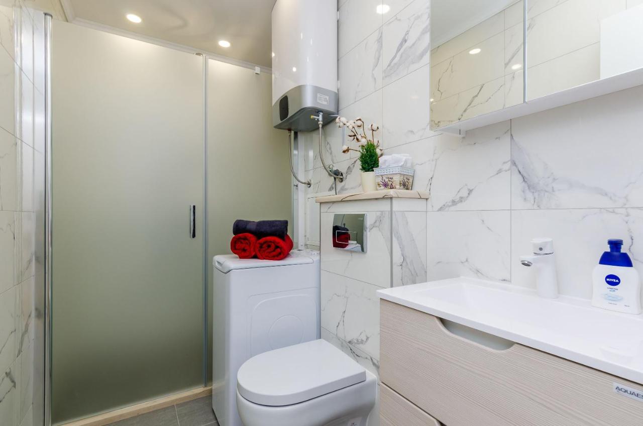 Bianco Apartment