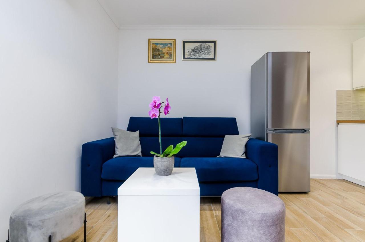 Bianco Apartment *
